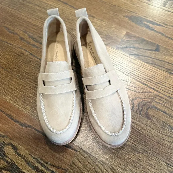 Women’s Kelsi Dagger Brooklyn Lens Suede Loafer 6.5 New without the Box