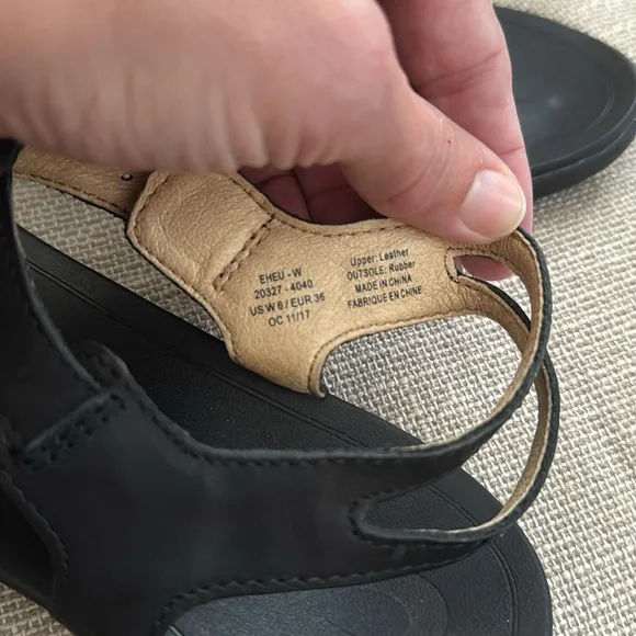 Women’s Olukai Eheu Sandals Leather Black 6