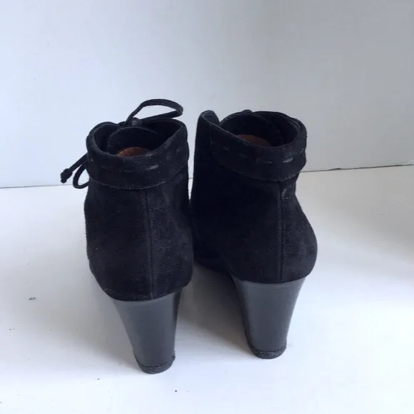 Womens Via Spiga Mirren Wedge Lace-Up Ankle Boots, Black Suede. Size 9