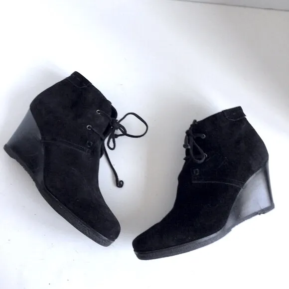 Womens Via Spiga Mirren Wedge Lace-Up Ankle Boots, Black Suede. Size 9