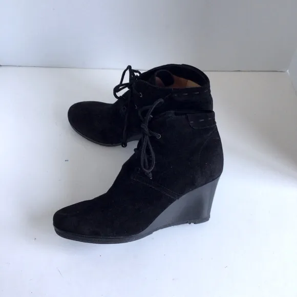 Womens Via Spiga Mirren Wedge Lace-Up Ankle Boots, Black Suede. Size 9