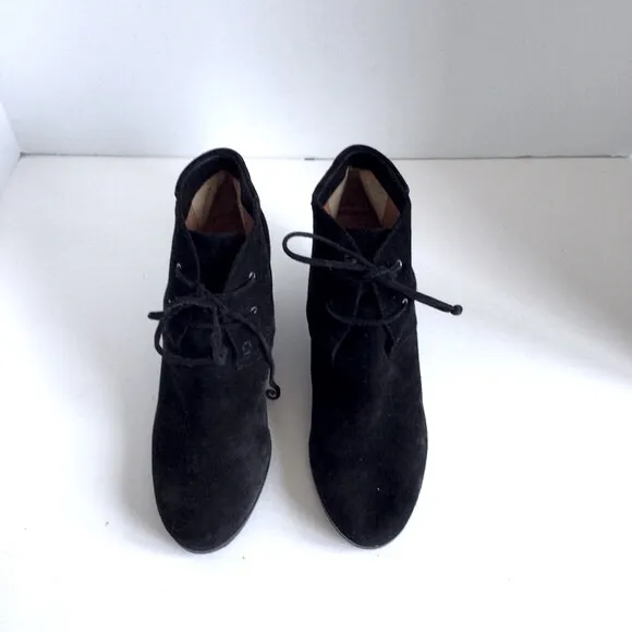 Womens Via Spiga Mirren Wedge Lace-Up Ankle Boots, Black Suede. Size 9
