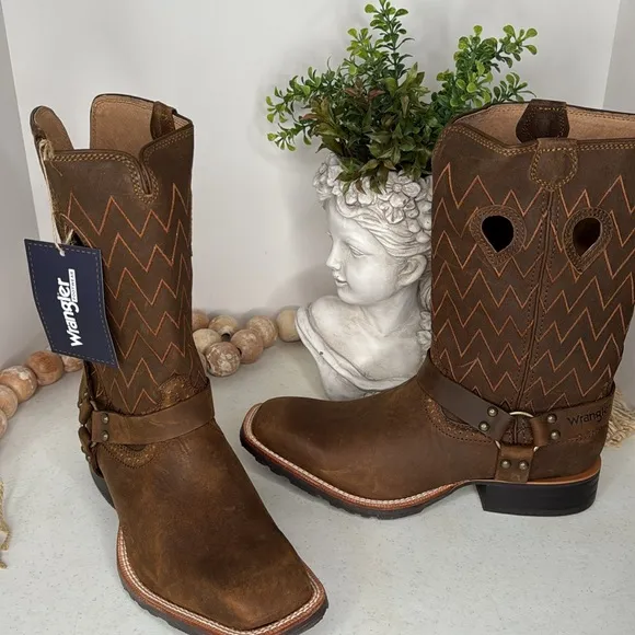 WRANGLER WOMEN'S HARNESS COWBOY Boots Sz 9
