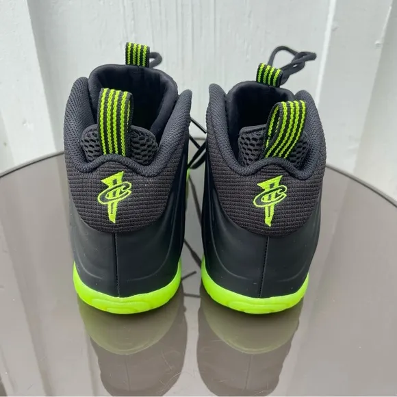 Youth Nike Little Posite One Black Basketball/ Casual Shoes HF0977-001 Size 7Y