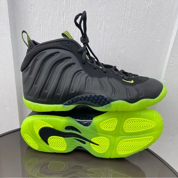 Youth Nike Little Posite One Black Basketball/ Casual Shoes HF0977-001 Size 7Y