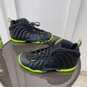 Youth Nike Little Posite One Black Basketball/ Casual Shoes HF0977-001 Size 7Y