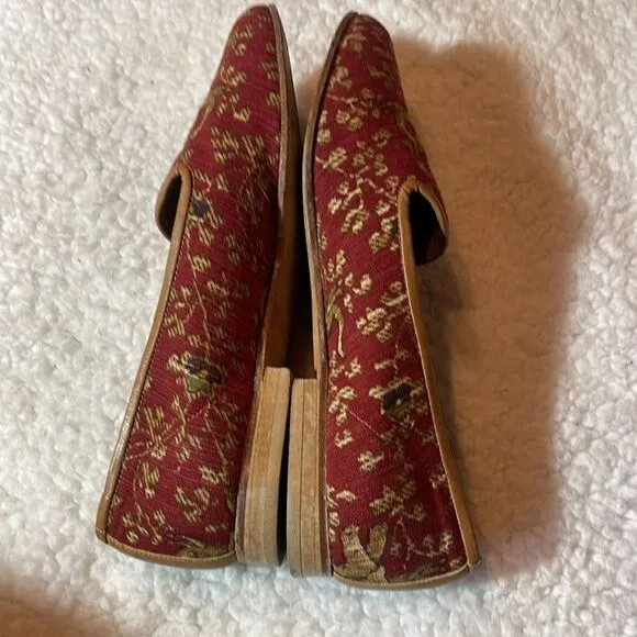 Zalo needlepoint elephant  slip ons size 6.5 M