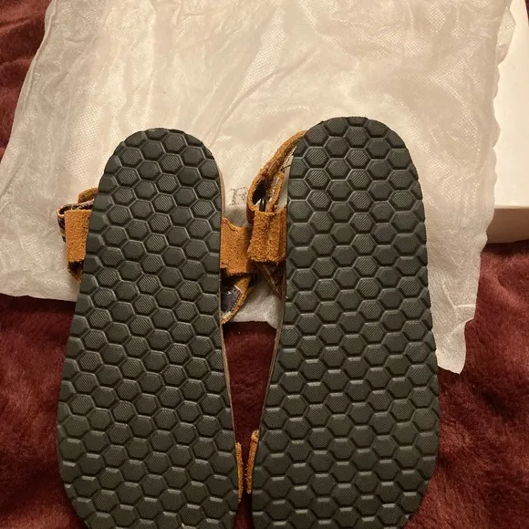 Zara boys suede sandal. Size 31            NWOT