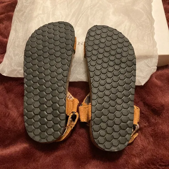 Zara boys suede sandal. Size 31            NWOT