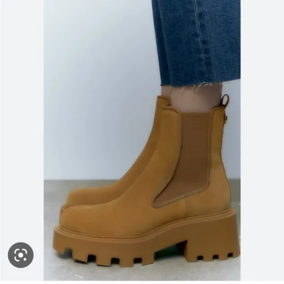 Zara NEW split suede track sole ankle boots
